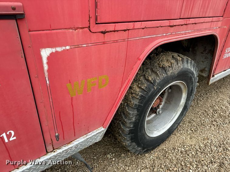 image for item DV1882 1972 Ford 700 pumper fire truck