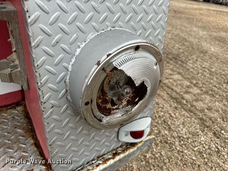 image for item DV1882 1972 Ford 700 pumper fire truck