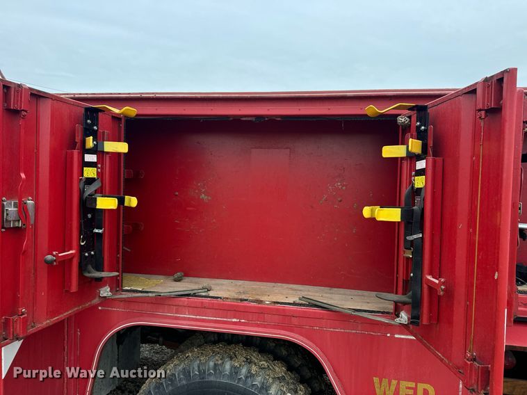 image for item DV1882 1972 Ford 700 pumper fire truck