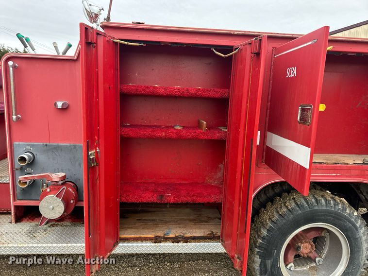 image for item DV1882 1972 Ford 700 pumper fire truck