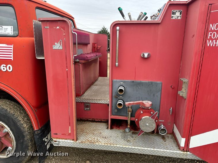 image for item DV1882 1972 Ford 700 pumper fire truck