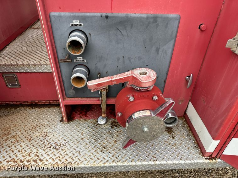 image for item DV1882 1972 Ford 700 pumper fire truck