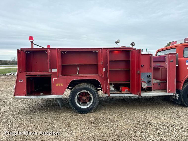image for item DV1882 1972 Ford 700 pumper fire truck