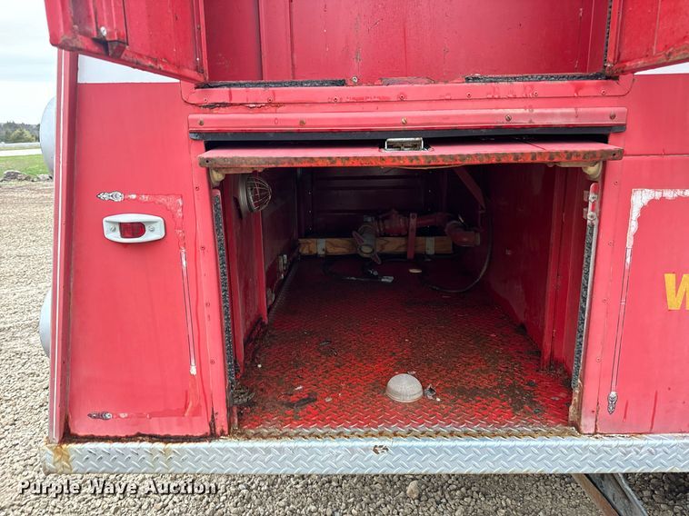 image for item DV1882 1972 Ford 700 pumper fire truck