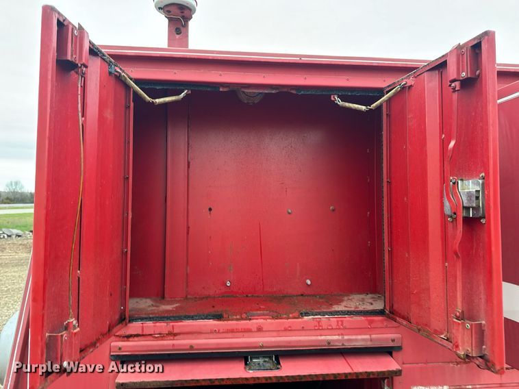 image for item DV1882 1972 Ford 700 pumper fire truck