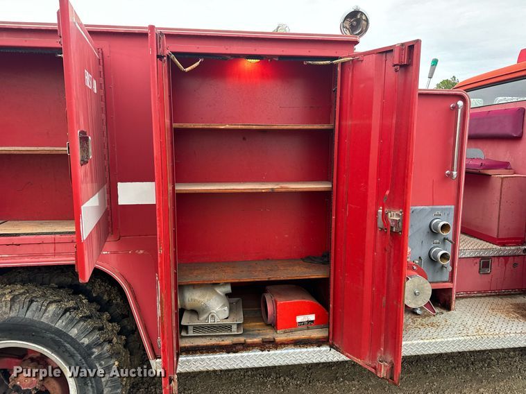 image for item DV1882 1972 Ford 700 pumper fire truck