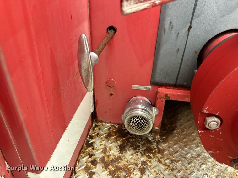 image for item DV1882 1972 Ford 700 pumper fire truck