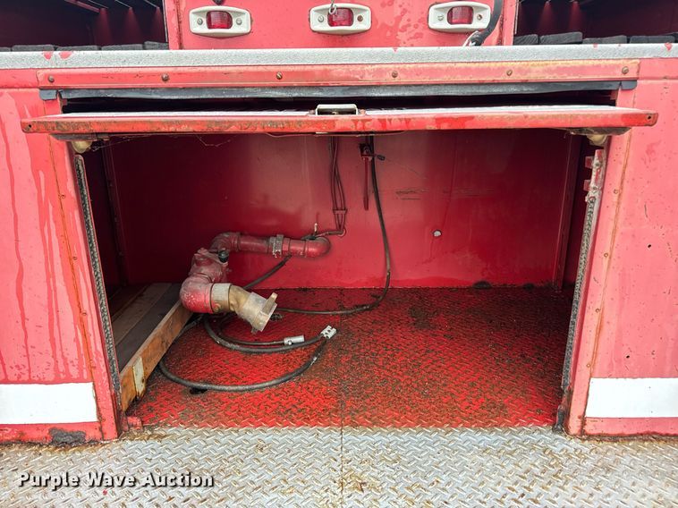 image for item DV1882 1972 Ford 700 pumper fire truck