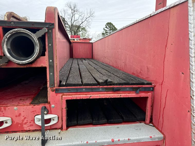 image for item DV1882 1972 Ford 700 pumper fire truck