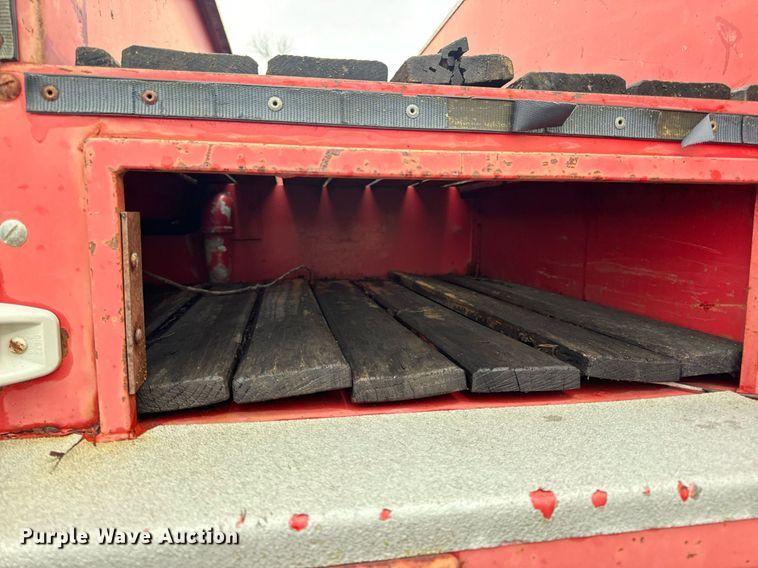 image for item DV1882 1972 Ford 700 pumper fire truck