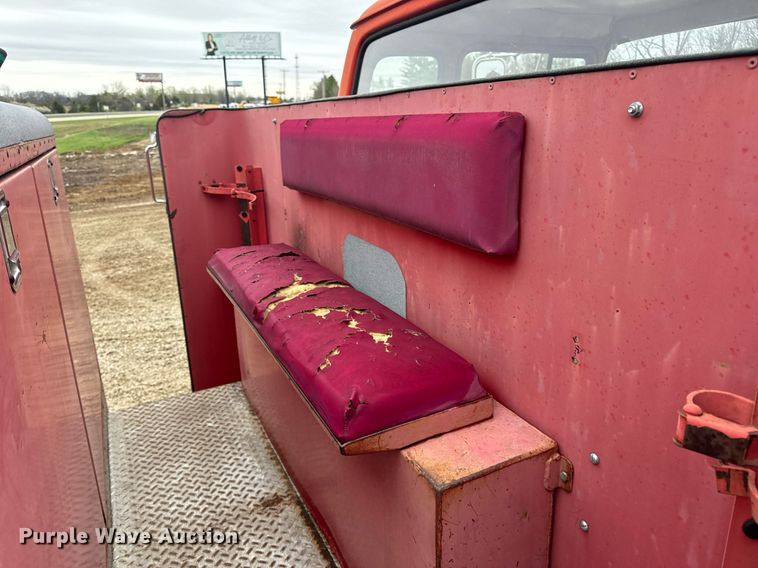 image for item DV1882 1972 Ford 700 pumper fire truck