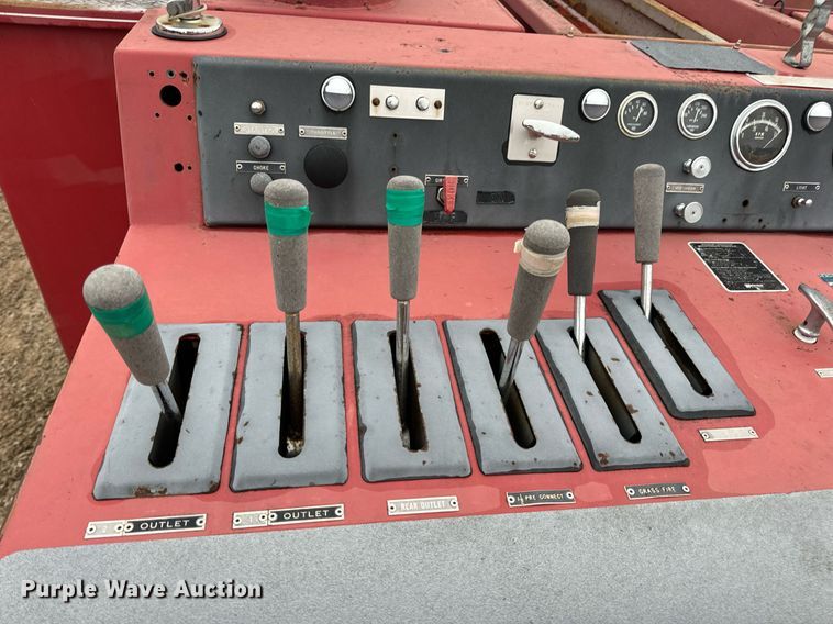 image for item DV1882 1972 Ford 700 pumper fire truck