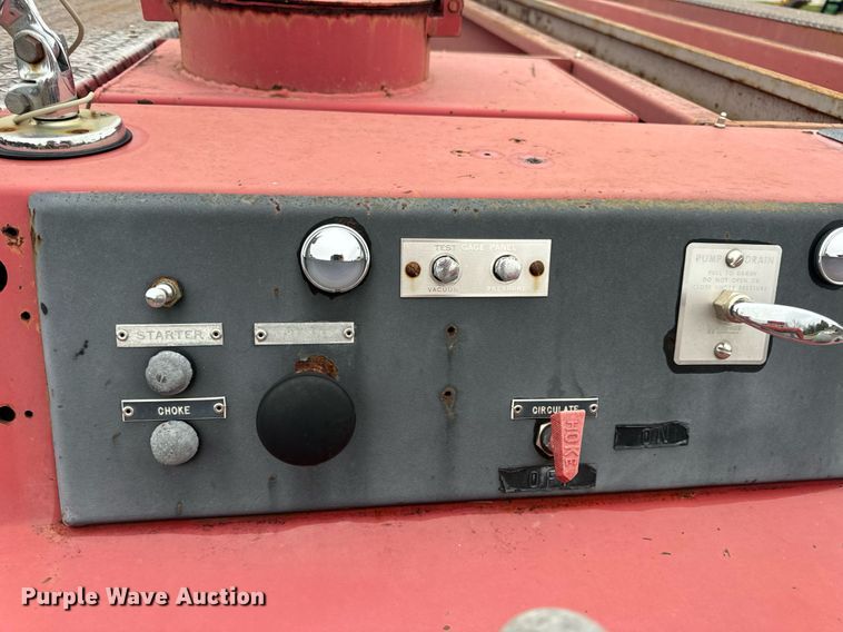 image for item DV1882 1972 Ford 700 pumper fire truck