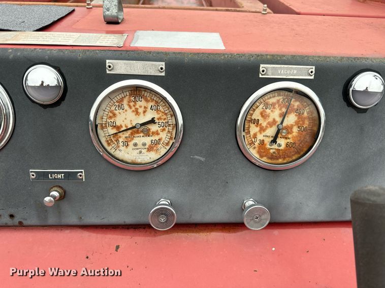 image for item DV1882 1972 Ford 700 pumper fire truck