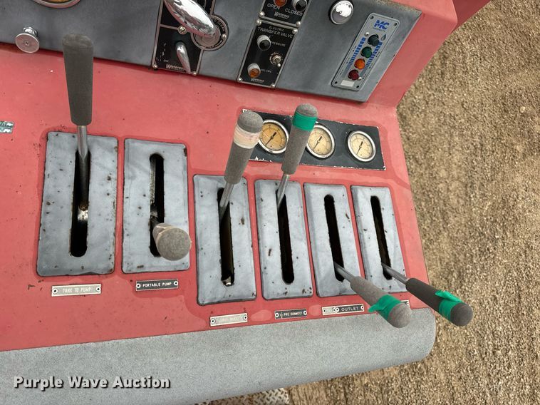 image for item DV1882 1972 Ford 700 pumper fire truck