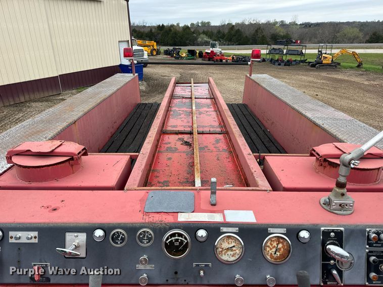 image for item DV1882 1972 Ford 700 pumper fire truck