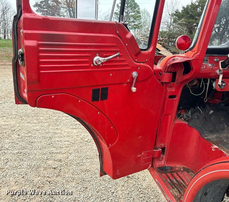 image for item DV1882 1972 Ford 700 pumper fire truck