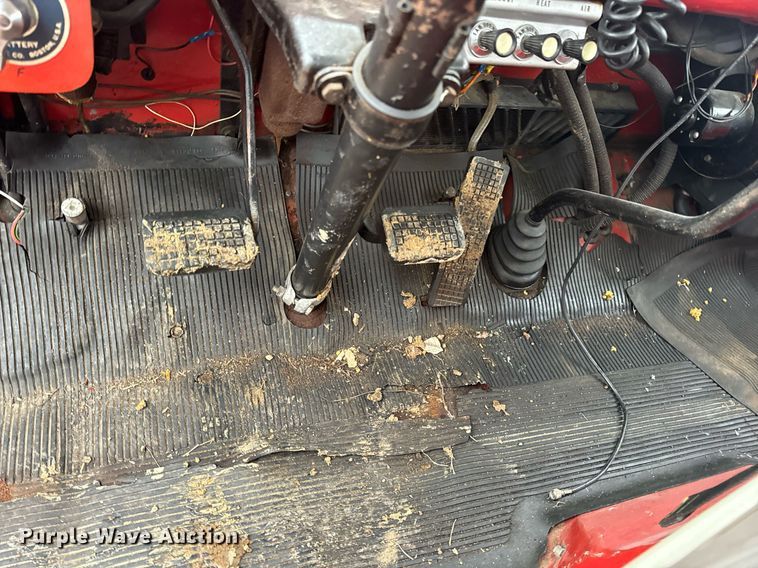 image for item DV1882 1972 Ford 700 pumper fire truck