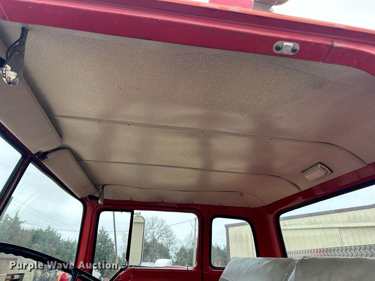 image for item DV1882 1972 Ford 700 pumper fire truck