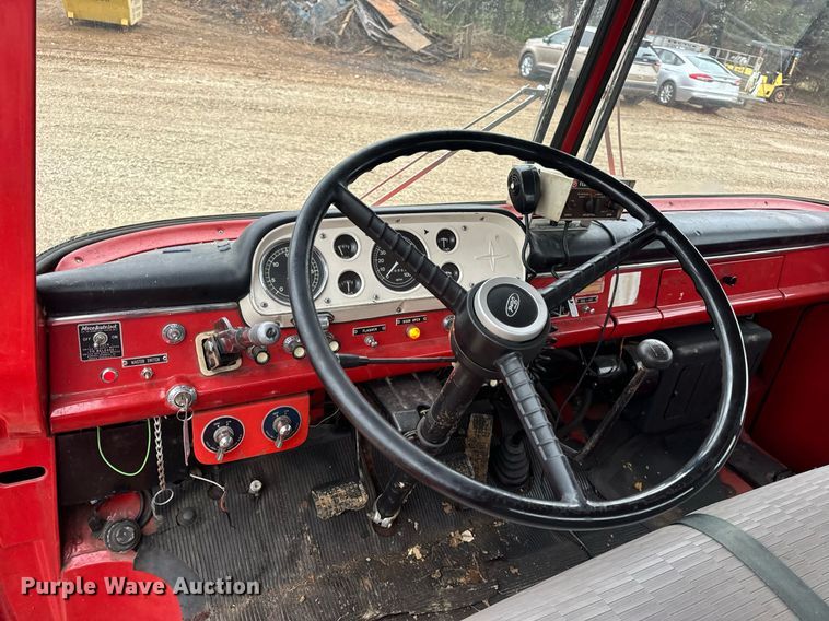 image for item DV1882 1972 Ford 700 pumper fire truck