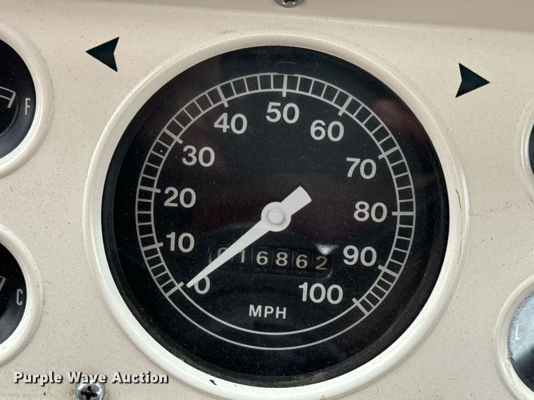 image for item DV1882 1972 Ford 700 pumper fire truck