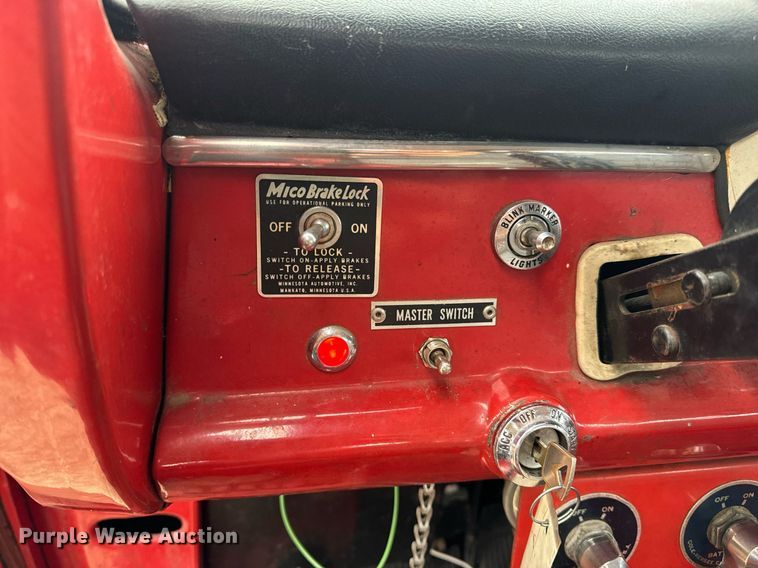 image for item DV1882 1972 Ford 700 pumper fire truck