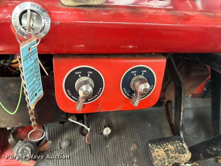 image for item DV1882 1972 Ford 700 pumper fire truck