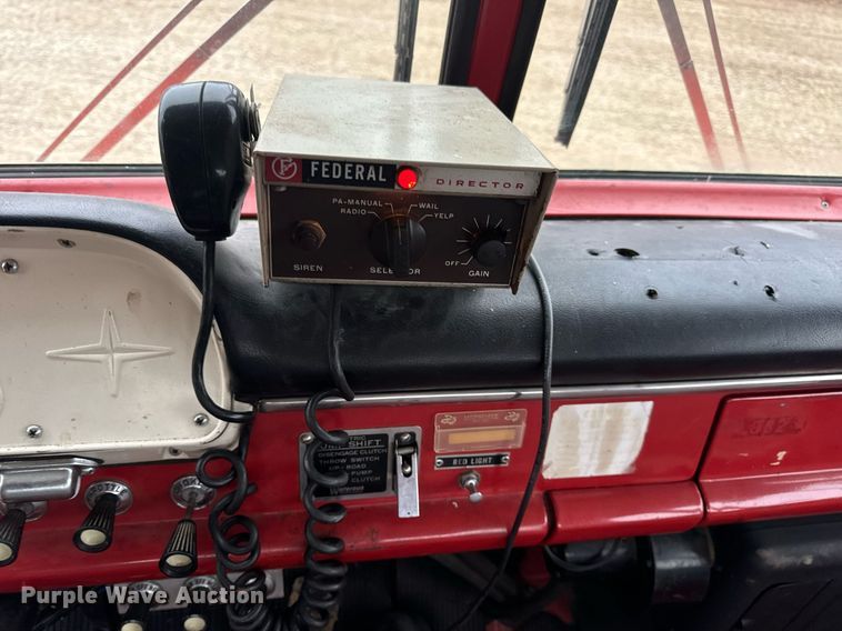 image for item DV1882 1972 Ford 700 pumper fire truck