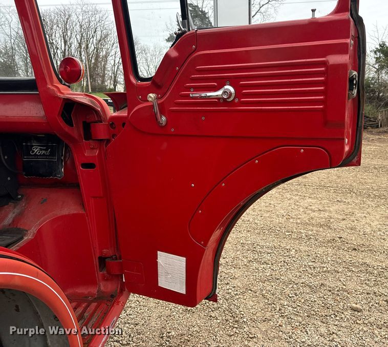 image for item DV1882 1972 Ford 700 pumper fire truck