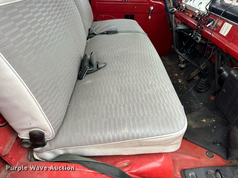 image for item DV1882 1972 Ford 700 pumper fire truck