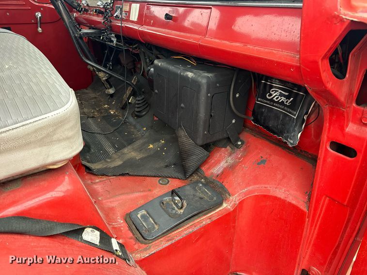 image for item DV1882 1972 Ford 700 pumper fire truck