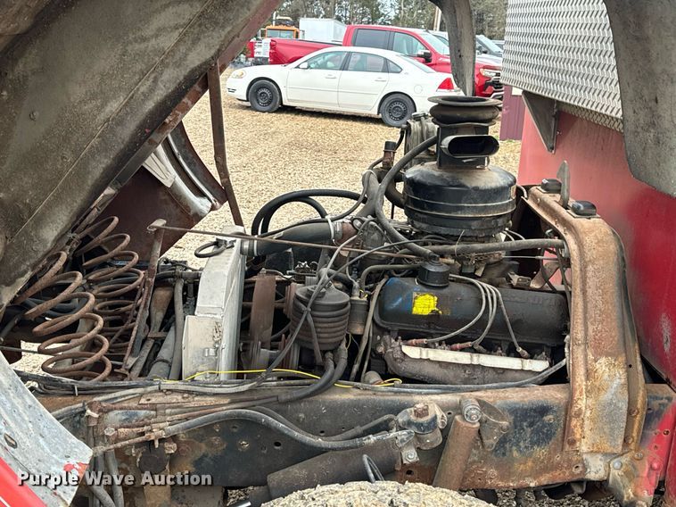 image for item DV1882 1972 Ford 700 pumper fire truck