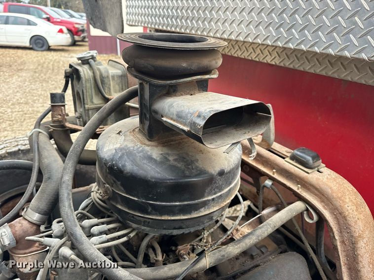 image for item DV1882 1972 Ford 700 pumper fire truck