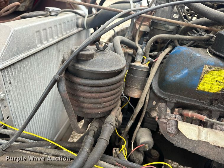 image for item DV1882 1972 Ford 700 pumper fire truck