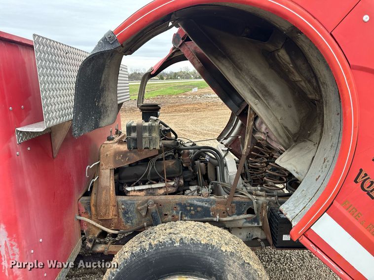 image for item DV1882 1972 Ford 700 pumper fire truck