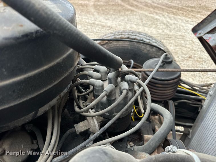 image for item DV1882 1972 Ford 700 pumper fire truck