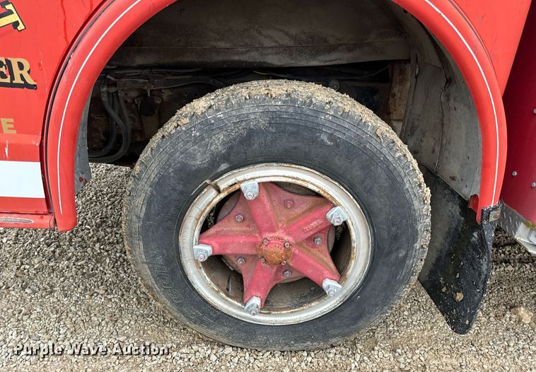 image for item DV1882 1972 Ford 700 pumper fire truck