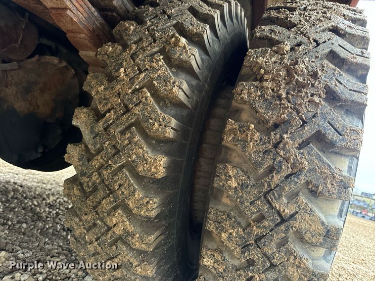 image for item DV1882 1972 Ford 700 pumper fire truck