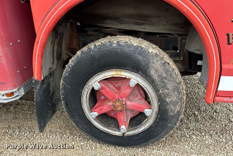 image for item DV1882 1972 Ford 700 pumper fire truck