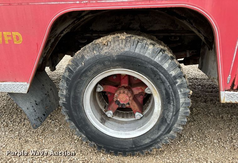 image for item DV1882 1972 Ford 700 pumper fire truck
