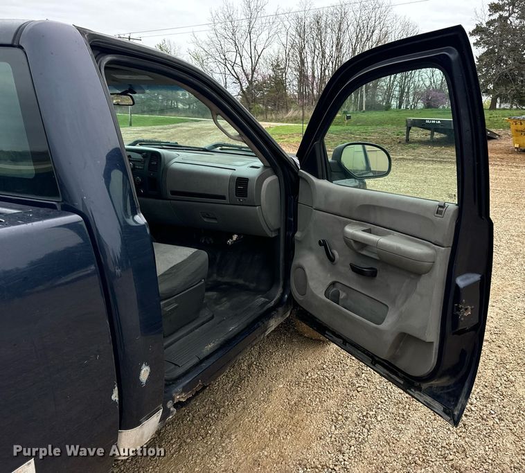 image for item DV1885 2008 Chevrolet Silverado 1500 pickup truck