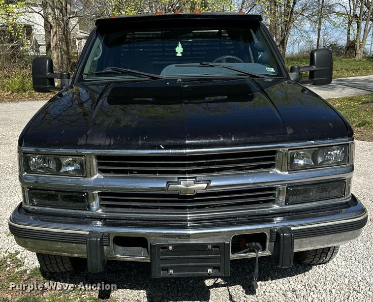 image for item DV1906 1995 Chevrolet C3500 Ext. Cab pickup truck
