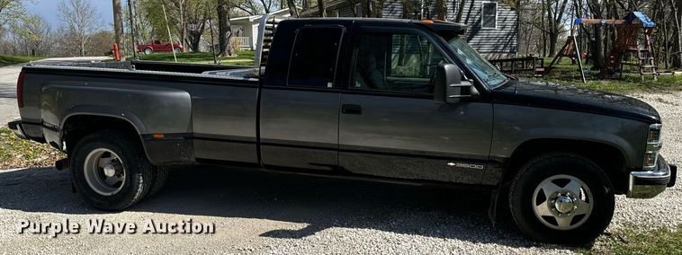 image for item DV1906 1995 Chevrolet C3500 Ext. Cab pickup truck