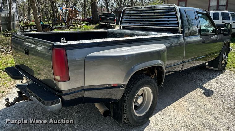image for item DV1906 1995 Chevrolet C3500 Ext. Cab pickup truck