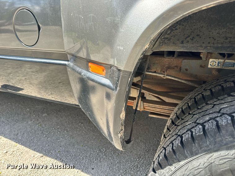 image for item DV1906 1995 Chevrolet C3500 Ext. Cab pickup truck