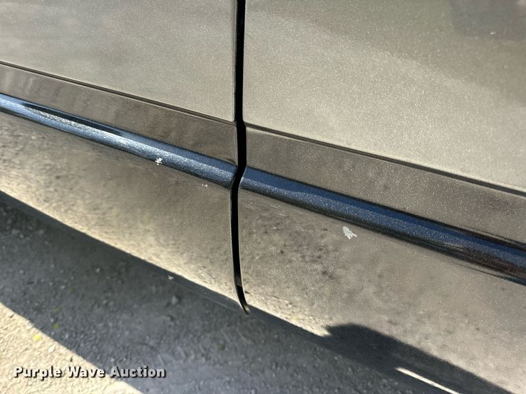 image for item DV1906 1995 Chevrolet C3500 Ext. Cab pickup truck