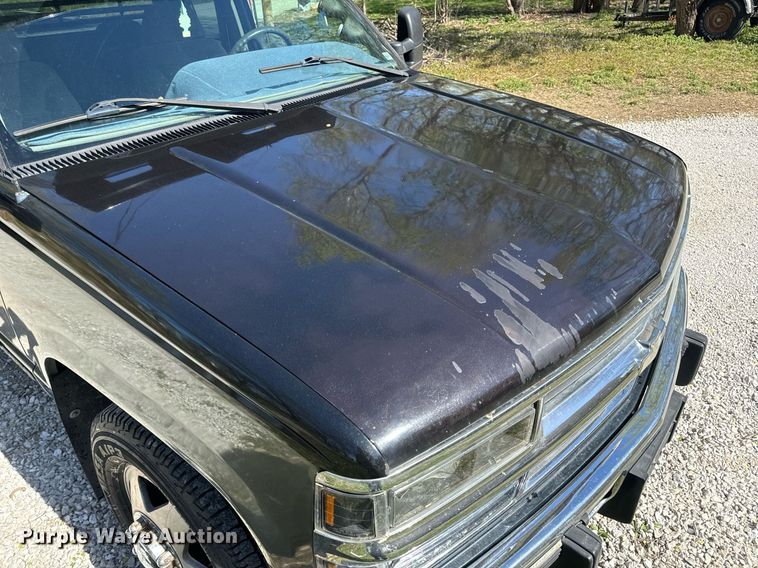 image for item DV1906 1995 Chevrolet C3500 Ext. Cab pickup truck