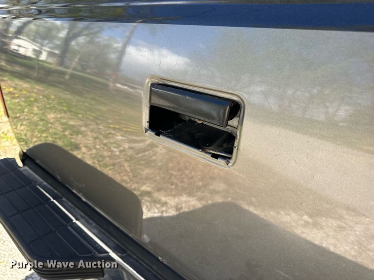 image for item DV1906 1995 Chevrolet C3500 Ext. Cab pickup truck