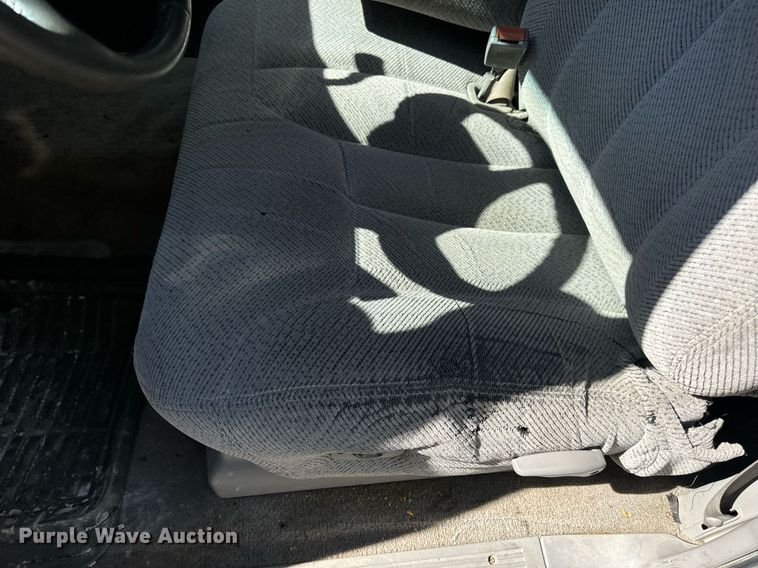 image for item DV1906 1995 Chevrolet C3500 Ext. Cab pickup truck