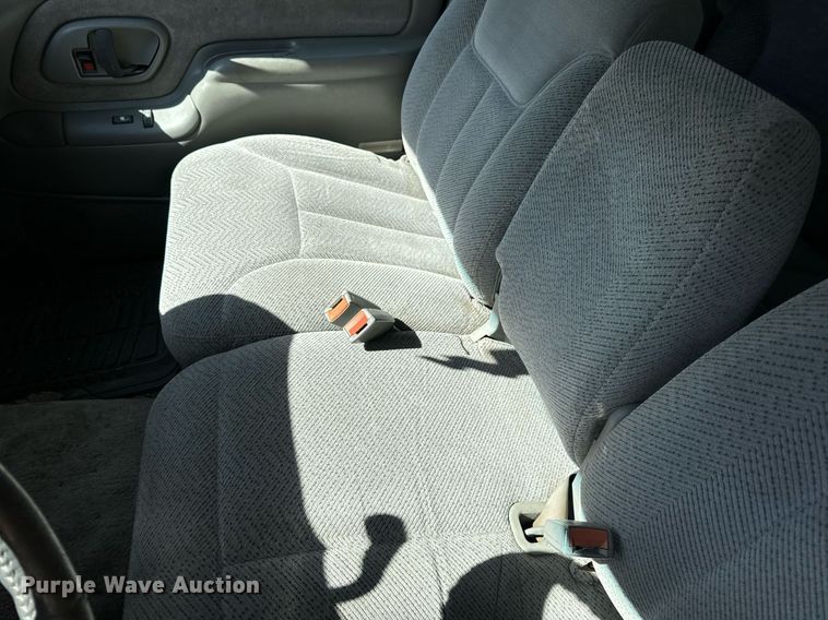 image for item DV1906 1995 Chevrolet C3500 Ext. Cab pickup truck